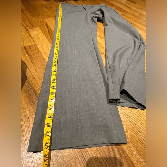 Banana Republic Wool & Spandex blend trousers, Size 10 - Picture 4 of 9